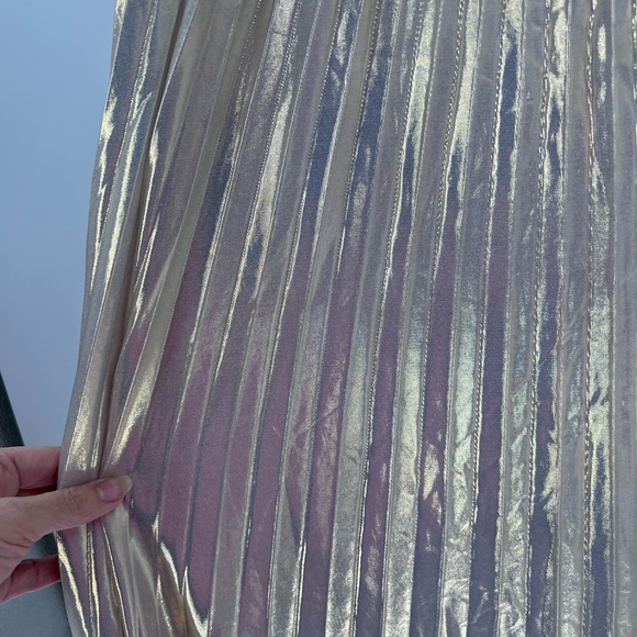 Amazon dress pleated size 8 shimmering metallic lamé fabric - Picture 5 of 9